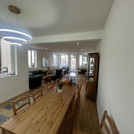 North London A Spacious 7 Bedroom House Accommodating Up To 18 People Complete With Own Gym And Table Tennis ภายนอก รูปภาพ