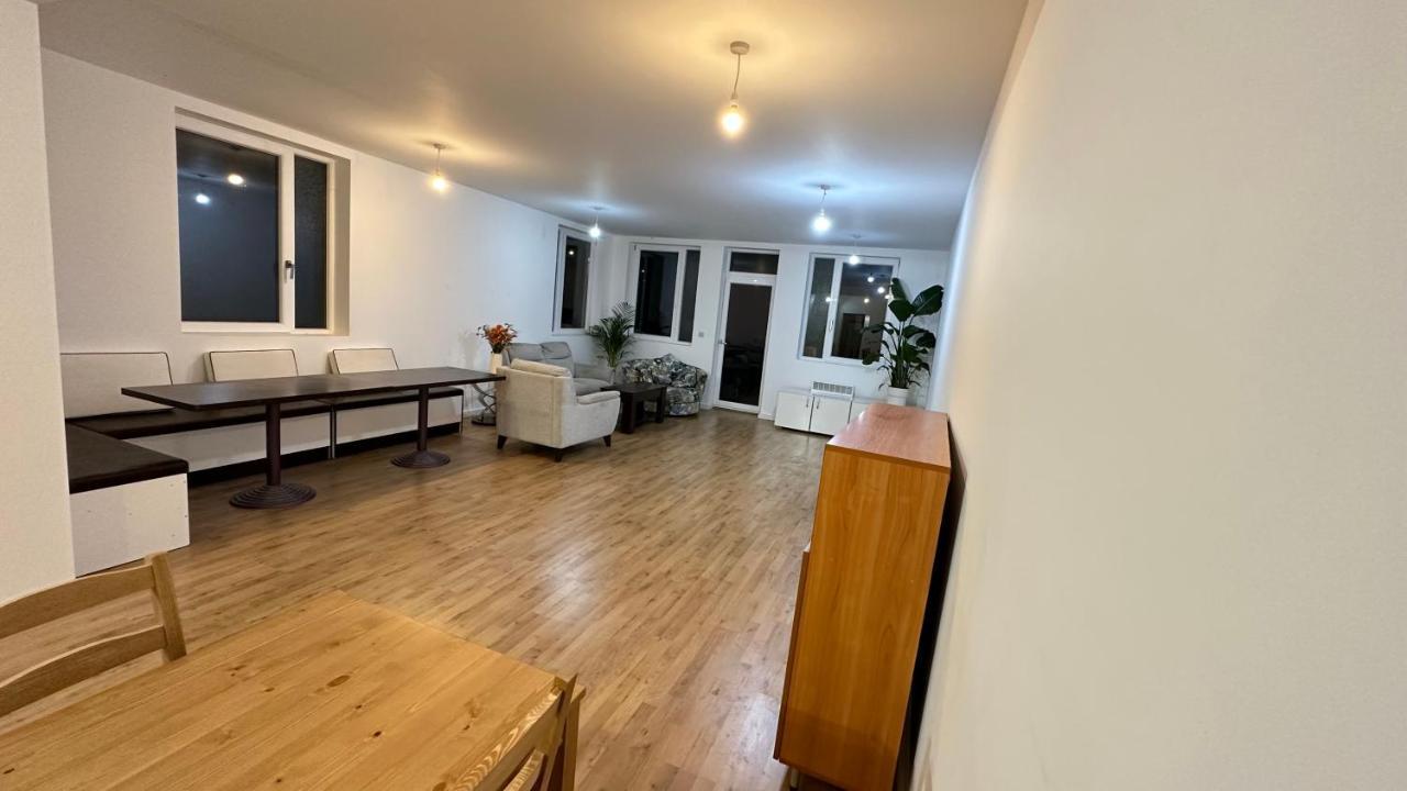 North London A Spacious 7 Bedroom House Accommodating Up To 18 People Complete With Own Gym And Table Tennis ภายนอก รูปภาพ