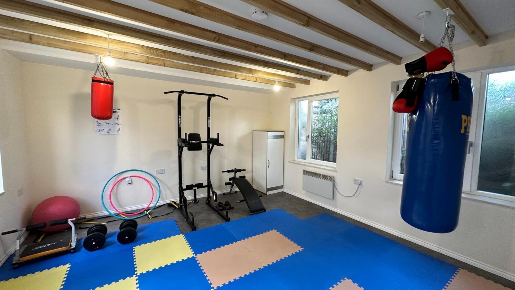 North London A Spacious 7 Bedroom House Accommodating Up To 18 People Complete With Own Gym And Table Tennis ภายนอก รูปภาพ