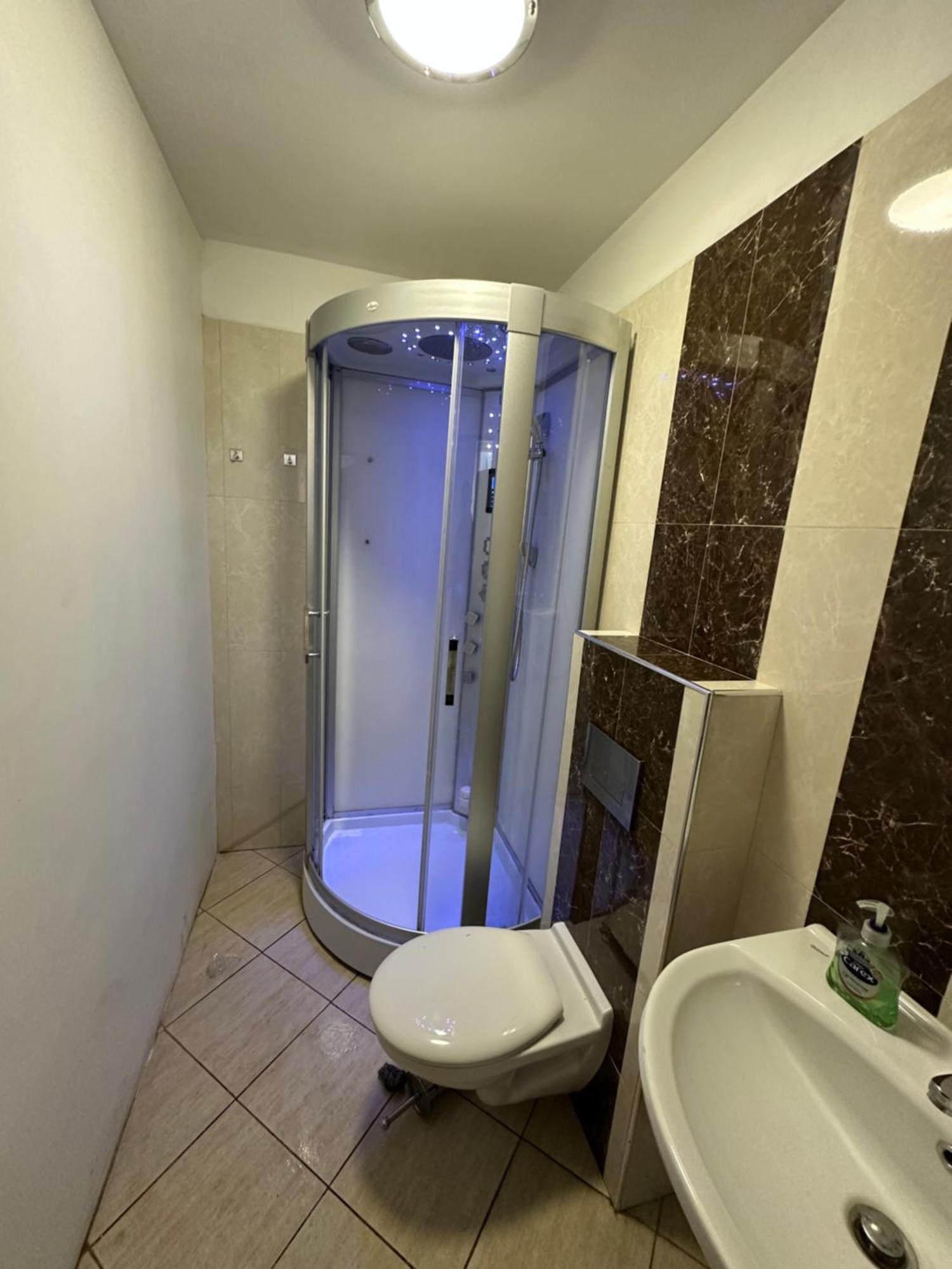 North London A Spacious 7 Bedroom House Accommodating Up To 18 People Complete With Own Gym And Table Tennis ภายนอก รูปภาพ