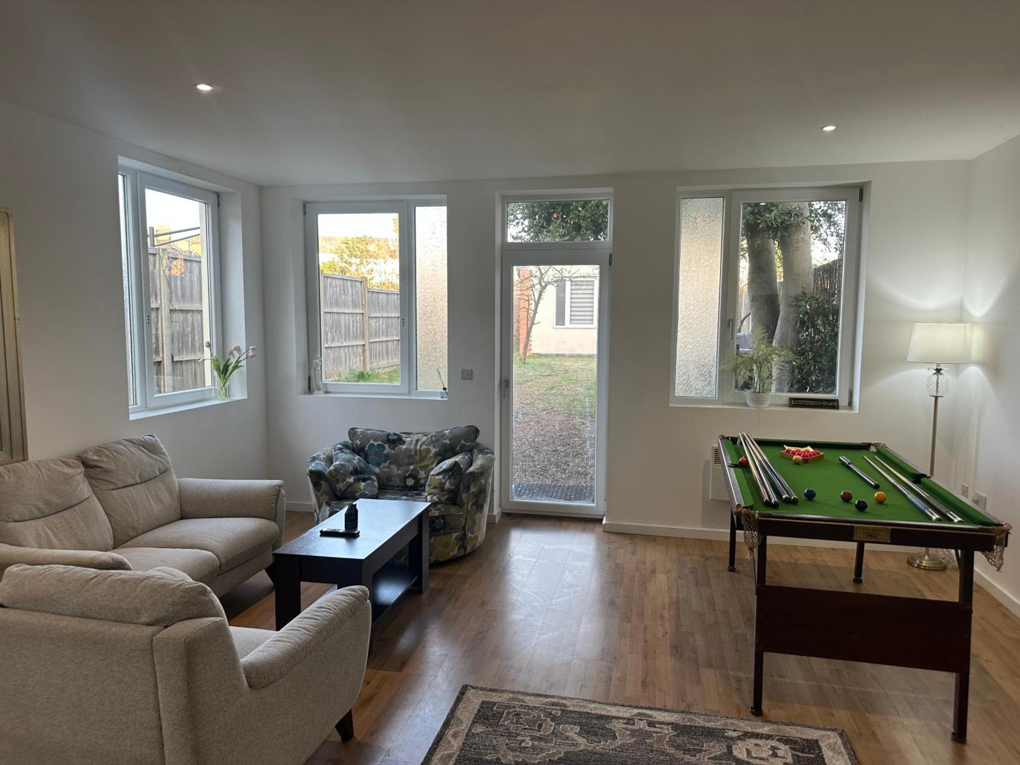 North London A Spacious 7 Bedroom House Accommodating Up To 18 People Complete With Own Gym And Table Tennis ภายนอก รูปภาพ